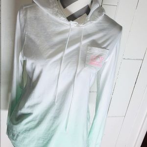 Vineyard vines hooded ombré tee